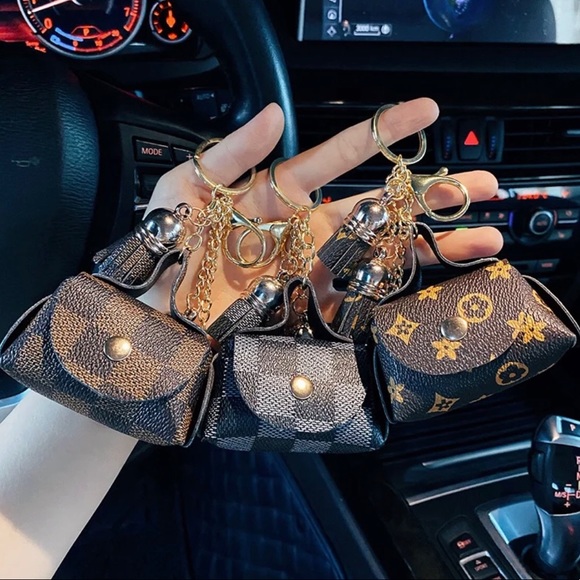 Multi use Keychains - Picture 2 of 8